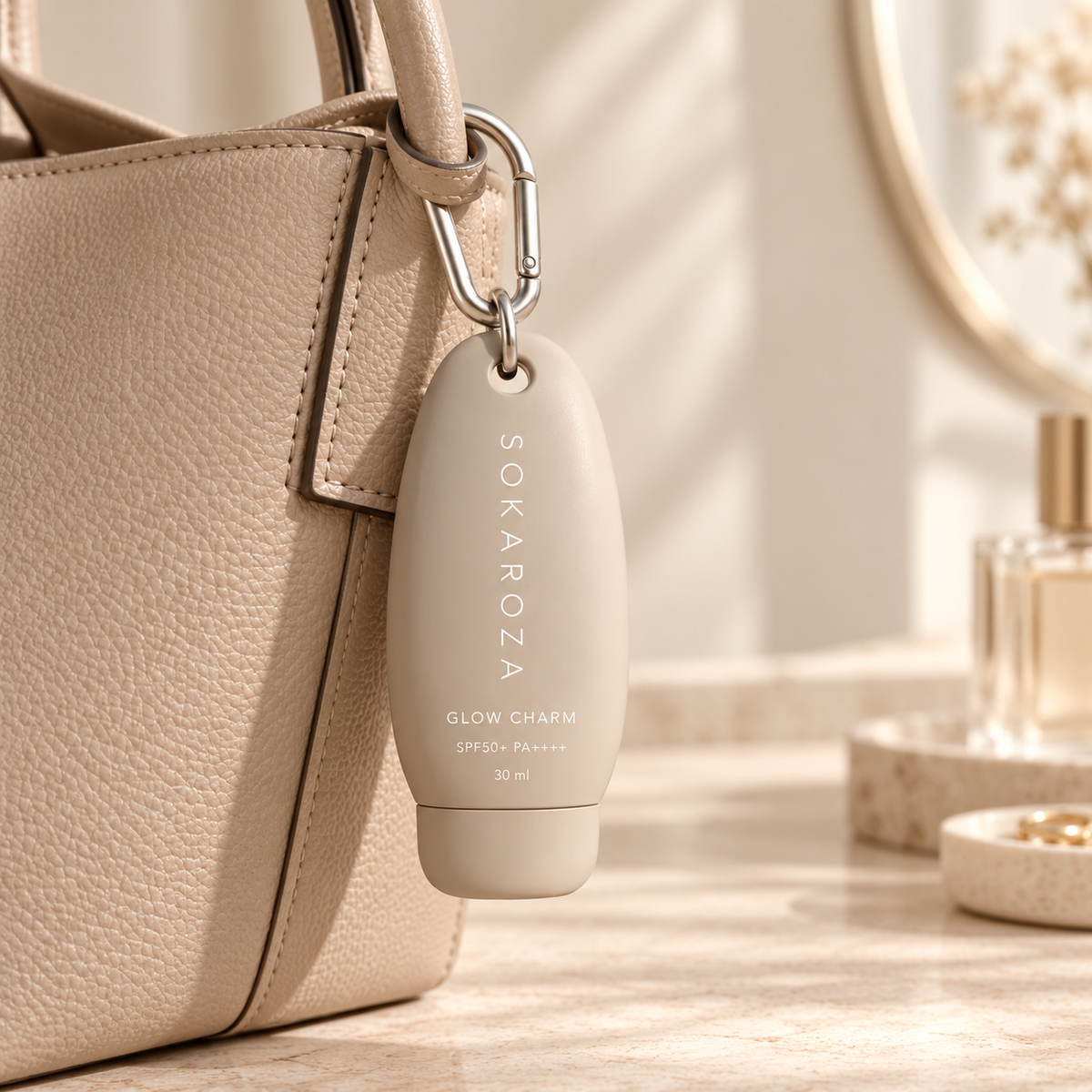 SOKAROZA Glow Charm – واقي شمس SPF50+ PA++++ وبرايمر خفيف | 30 مل